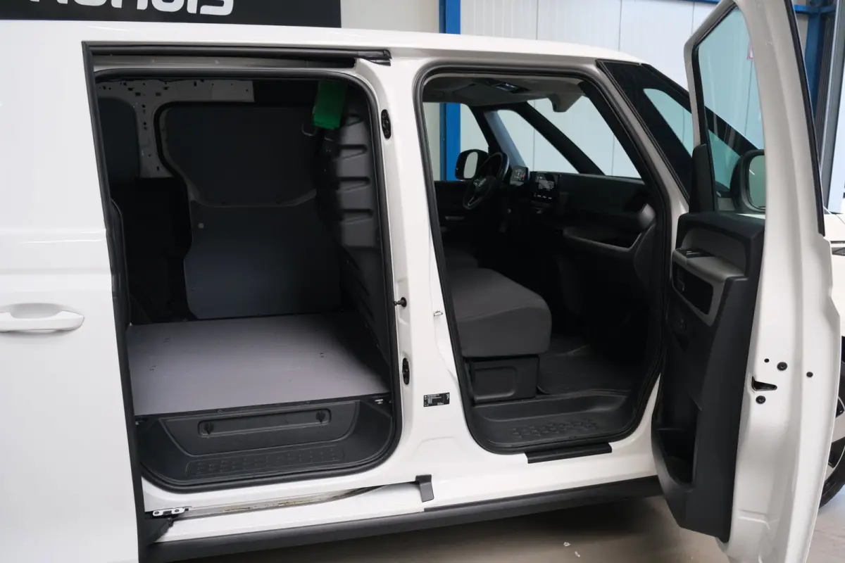 77 kWh SOH 94% - Airco, Cruise, Virtual display, 2x Schuifdeur, PDC, Navi, Trekhaak.