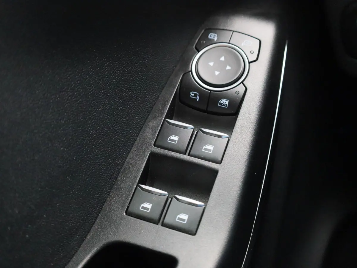 1.0 EcoBoost Titanium | LED | Airco | LMV | Cruise Control | Navi | Apple Carplay/Android Auto |