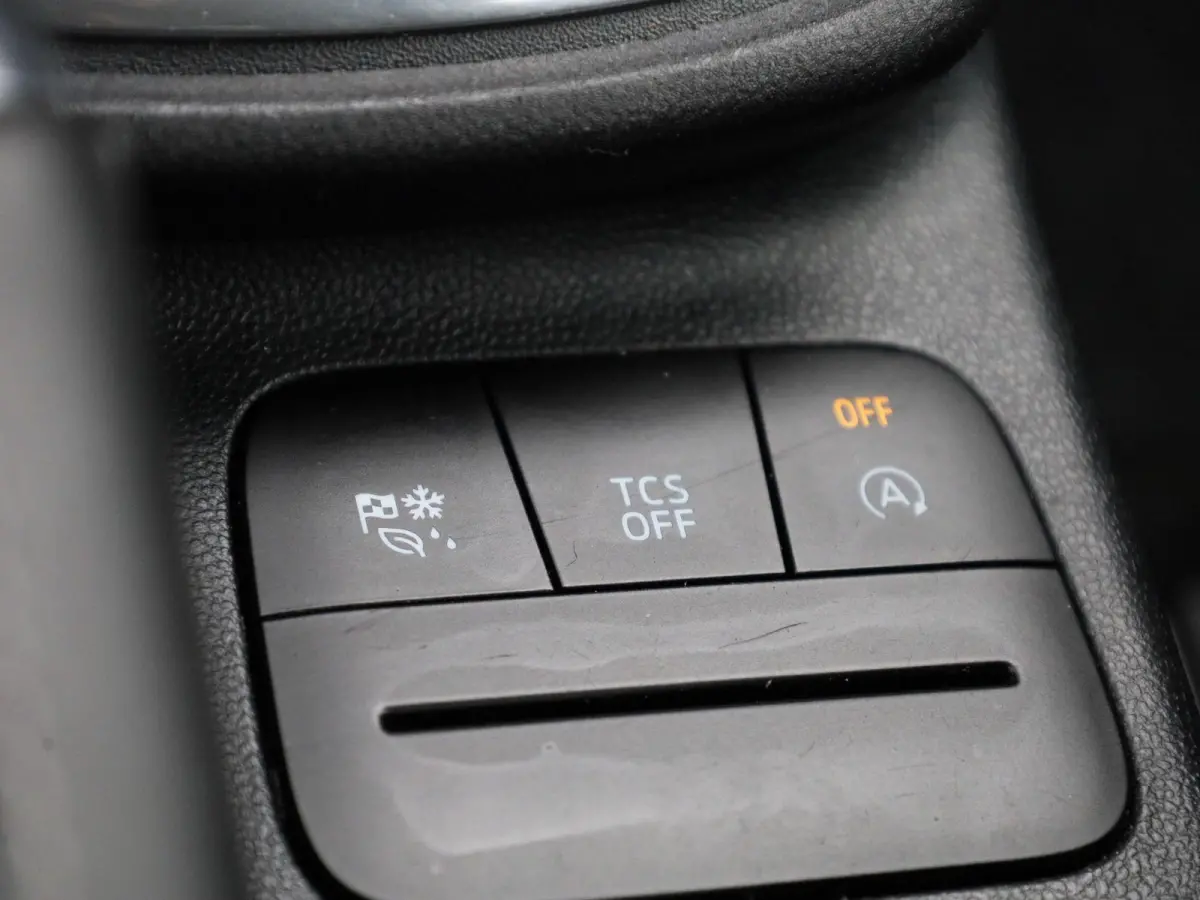 1.0 EcoBoost Titanium | LED | Airco | LMV | Cruise Control | Navi | Apple Carplay/Android Auto |