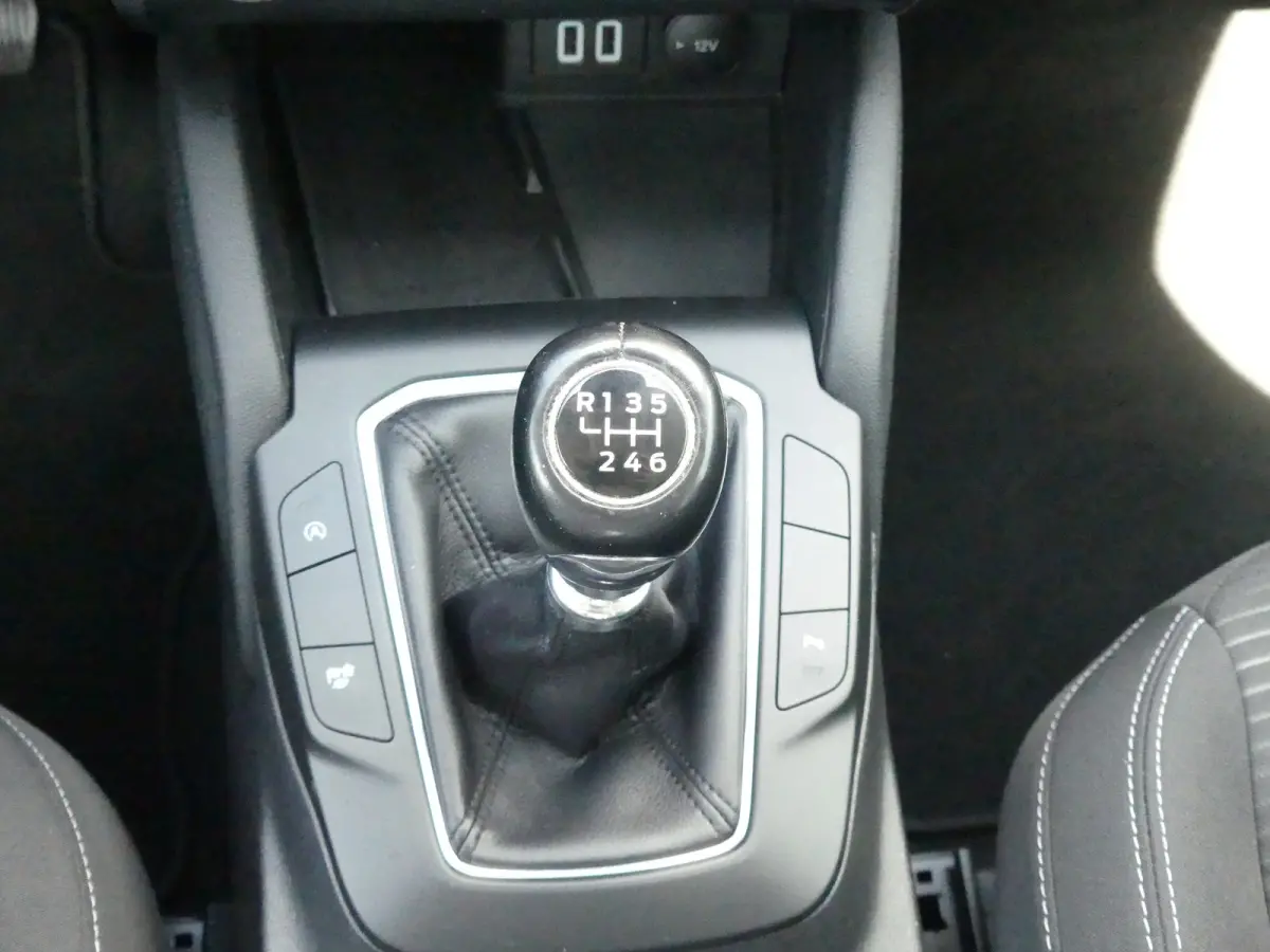 1.5 EcoBoost Titanium | TREKHAAK | CAMERA | PARKEERSENSOREN V+A | APPLE CARPLAY / ANDROID AUTO | NAVI | LMV 17" |