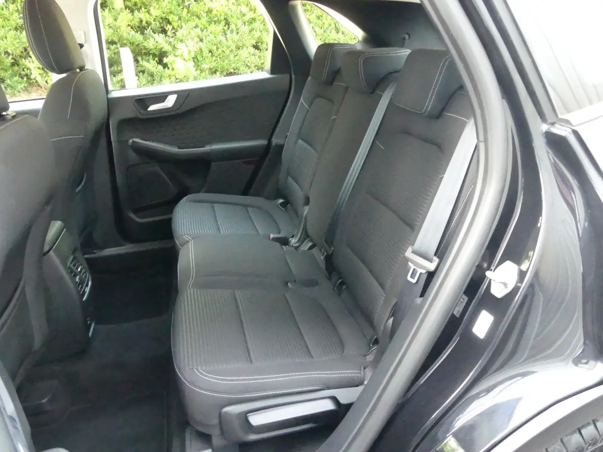 1.5 EcoBoost Titanium | TREKHAAK | CAMERA | PARKEERSENSOREN V+A | APPLE CARPLAY / ANDROID AUTO | NAVI | LMV 17" |