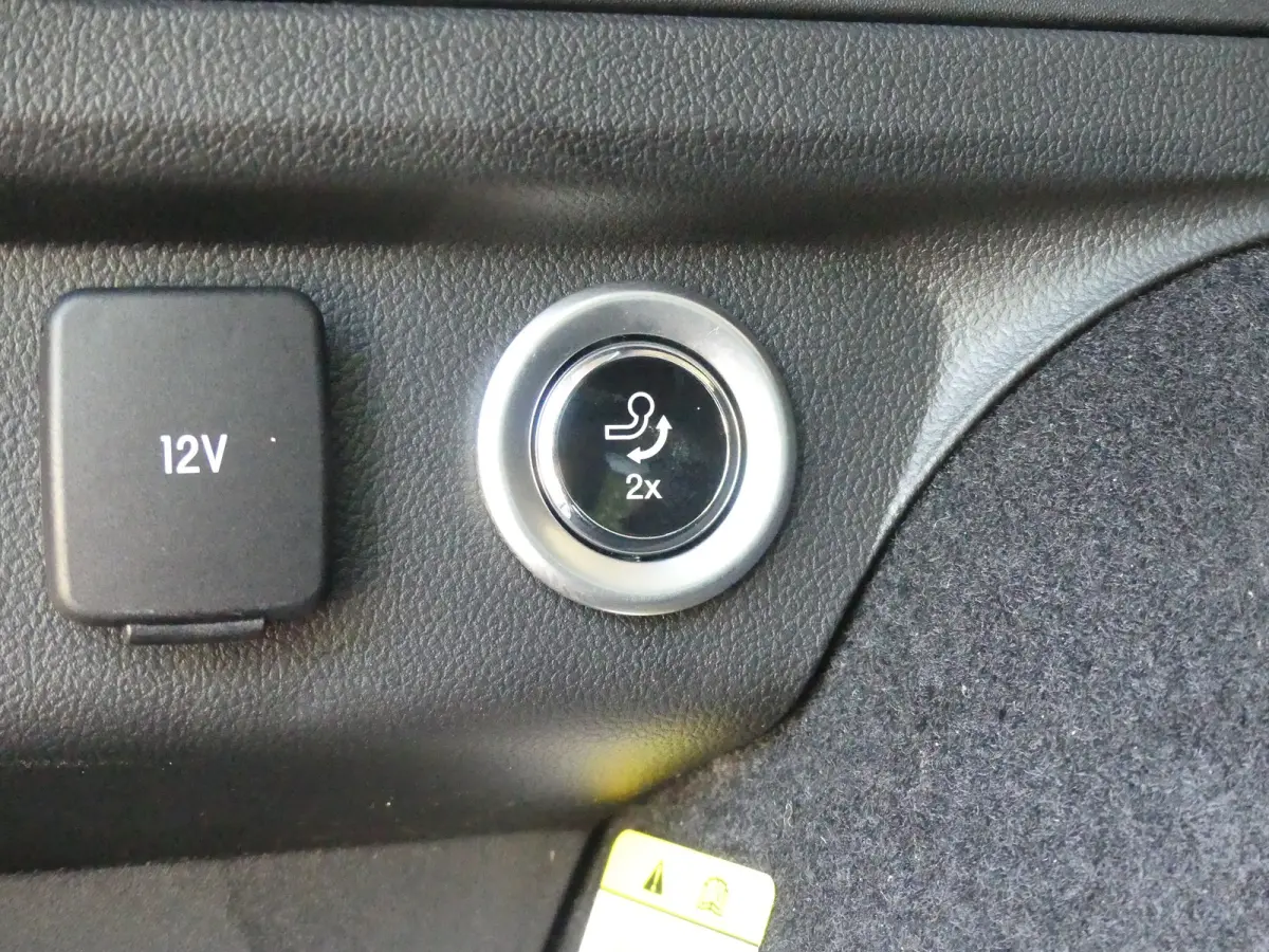 1.5 EcoBoost Titanium | TREKHAAK | CAMERA | PARKEERSENSOREN V+A | APPLE CARPLAY / ANDROID AUTO | NAVI | LMV 17" |
