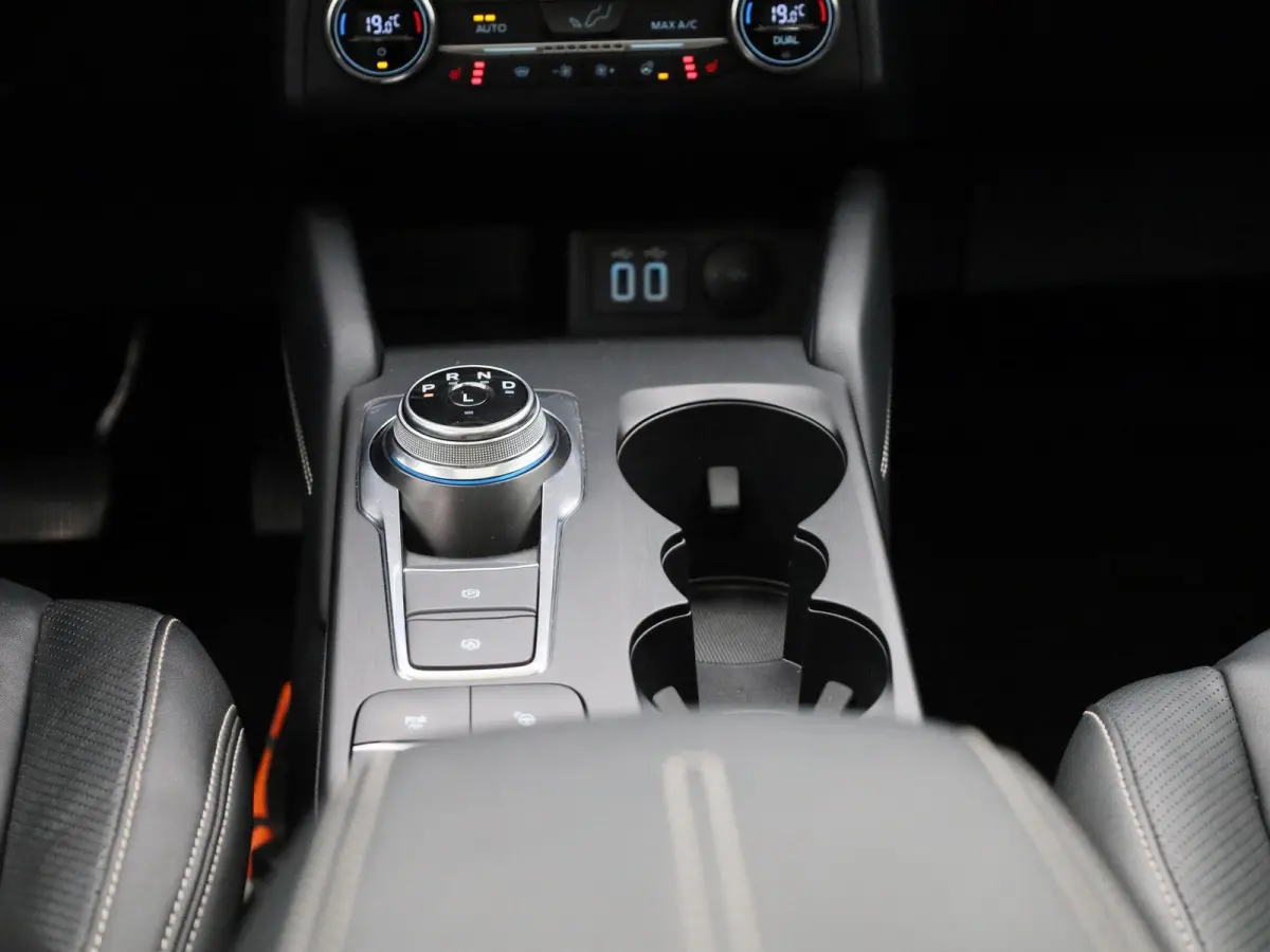 2.5 PHEV Vignale Aut. | Panoramadak | B&O soundsystem | Winterpack | Leder | Camera | Apple carplay | Elek. stoelen + memory