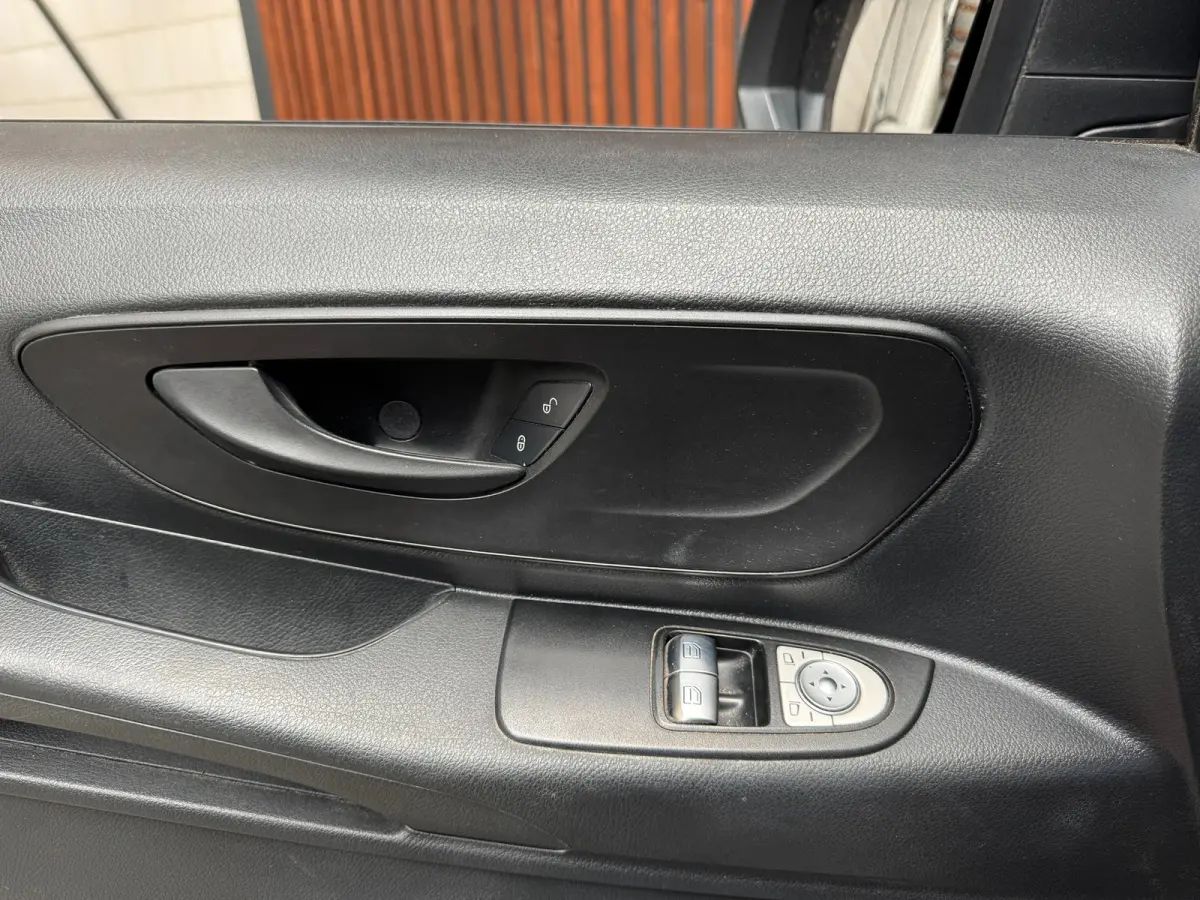 110 CDI Lang AIRCO-BT/RADIO-CRUISE-NAP-NL-auto