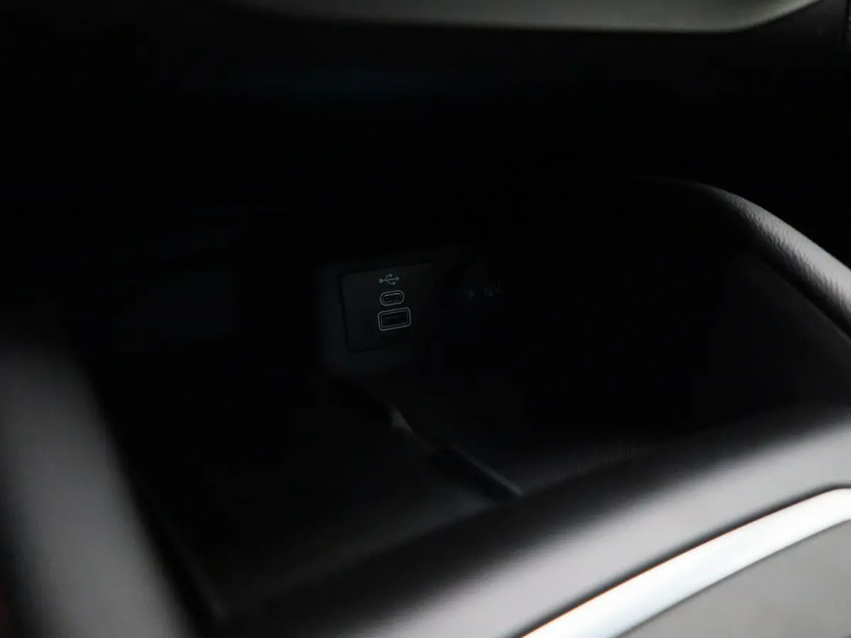 1.0 EcoBoost Hybrid ST Line X Aut. | Trekhaak | Camera | Navigatie | Cruise
