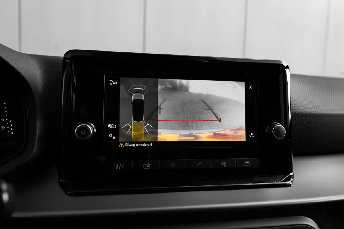 1.0 EcoTSI FR Business Connect l Camera l PDC l 18" l Stoelverwarming l Afn. Trekhaak l Full LED l