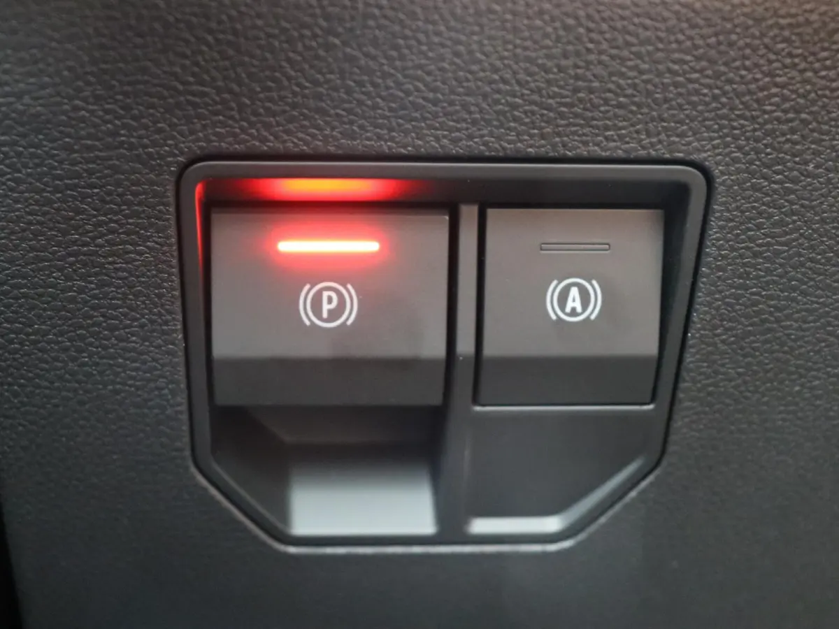 EV60 comfort range techno | Vijf jaar garantie | Active driver assist | All season banden | 360 graden camera |