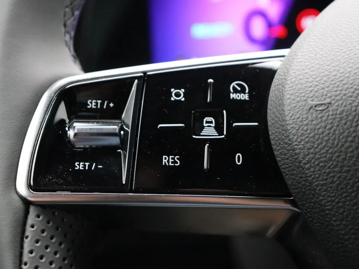 EV60 comfort range techno | Vijf jaar garantie | Active driver assist | All season banden | 360 graden camera |