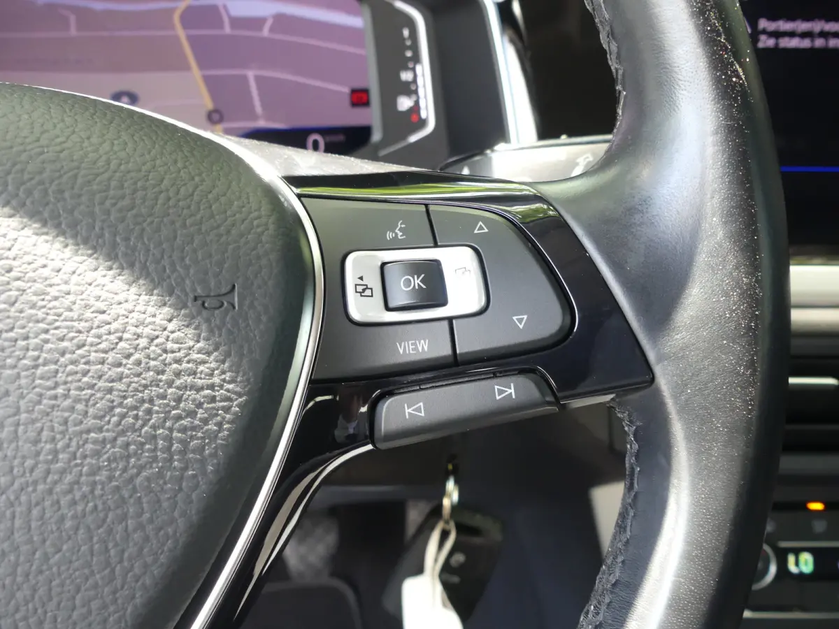 1.0 TSI Highline | ADAPTIVE CRUISE | STOELVERWARMING | APPLE CARPLAY / ANDROID AUTO | NAVI | LMV 16" |