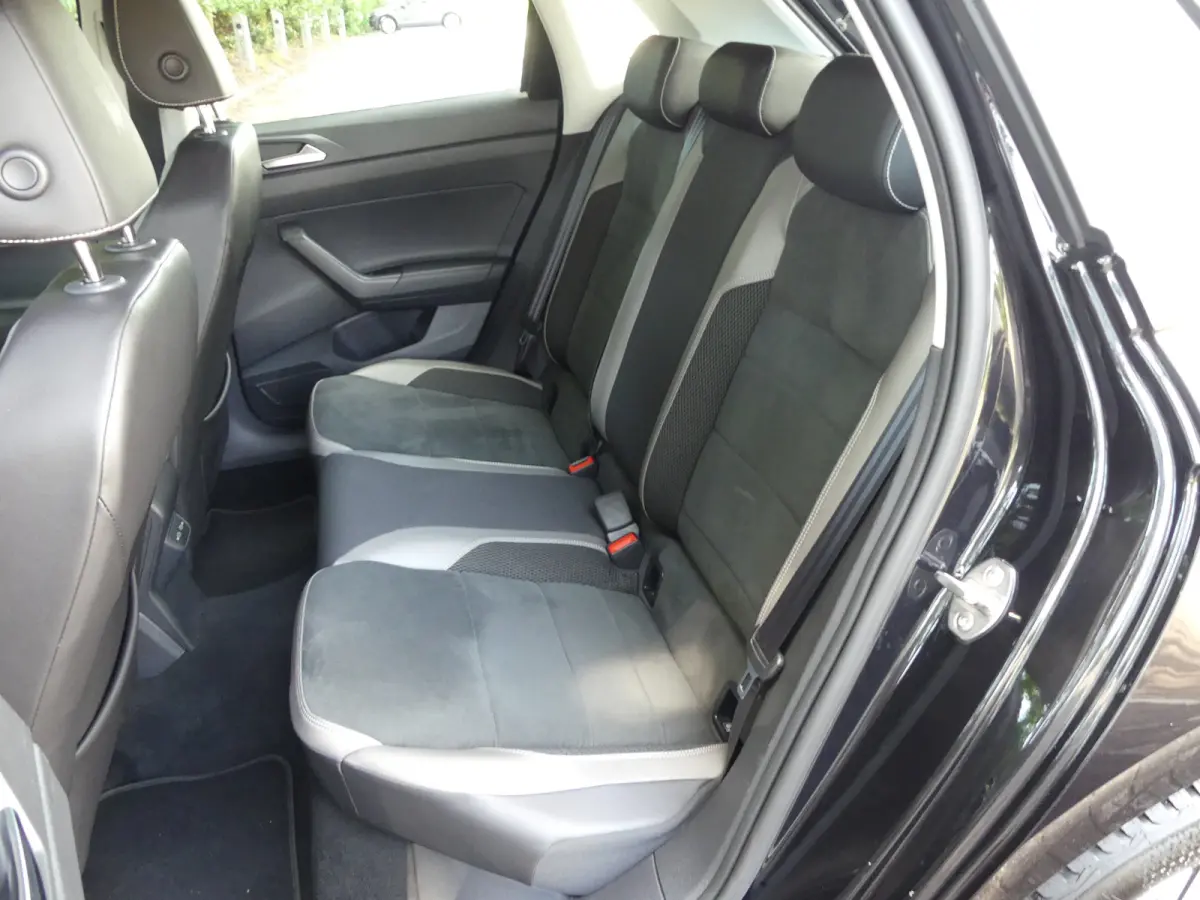 1.0 TSI Highline | ADAPTIVE CRUISE | STOELVERWARMING | APPLE CARPLAY / ANDROID AUTO | NAVI | LMV 16" |