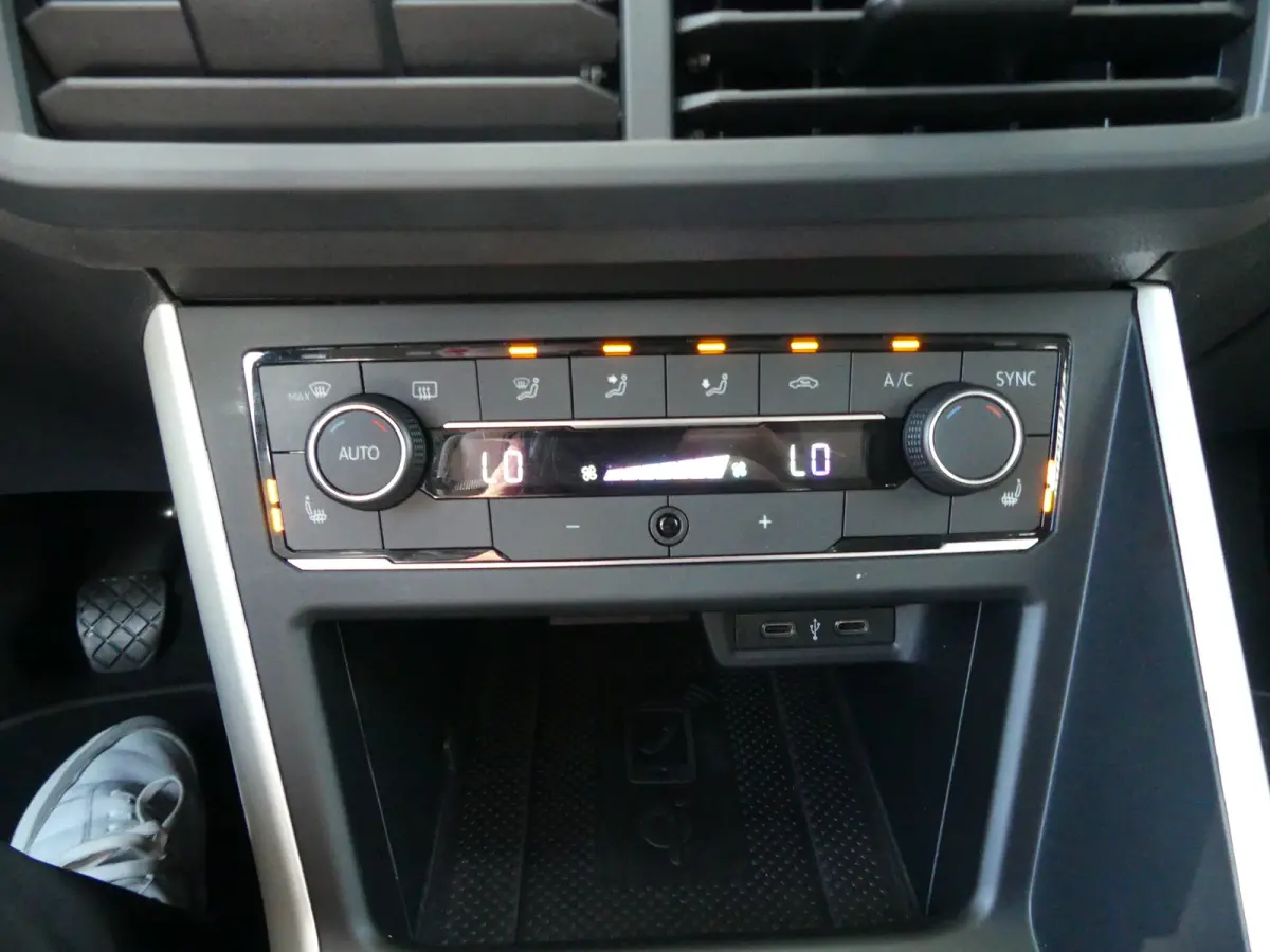 1.0 TSI Highline | ADAPTIVE CRUISE | STOELVERWARMING | APPLE CARPLAY / ANDROID AUTO | NAVI | LMV 16" |