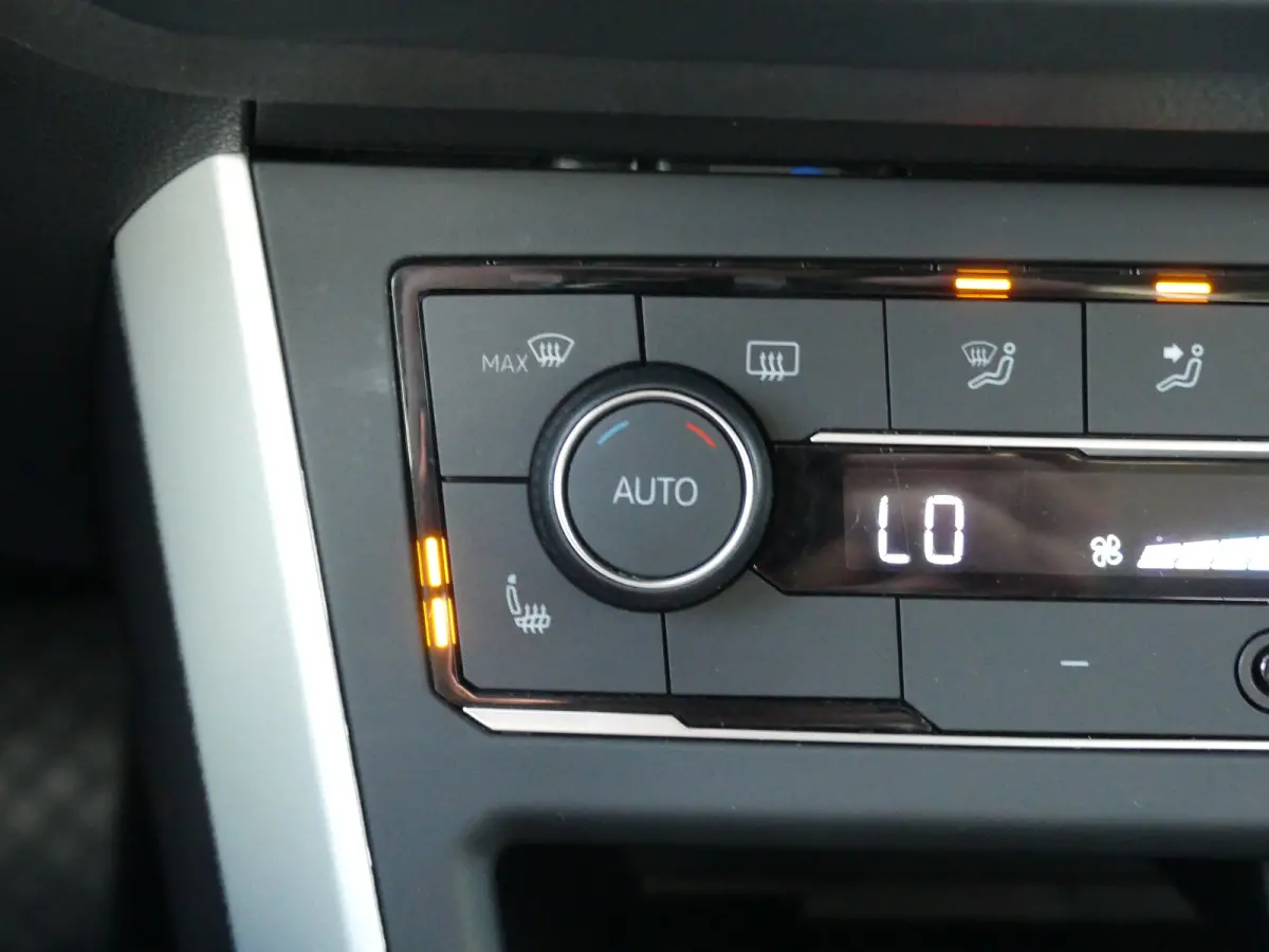 1.0 TSI Highline | ADAPTIVE CRUISE | STOELVERWARMING | APPLE CARPLAY / ANDROID AUTO | NAVI | LMV 16" |