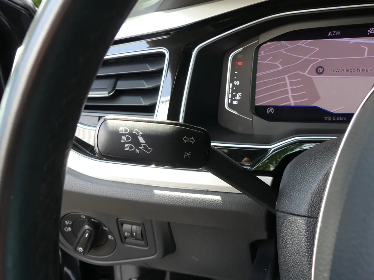 1.0 TSI Highline | ADAPTIVE CRUISE | STOELVERWARMING | APPLE CARPLAY / ANDROID AUTO | NAVI | LMV 16" |