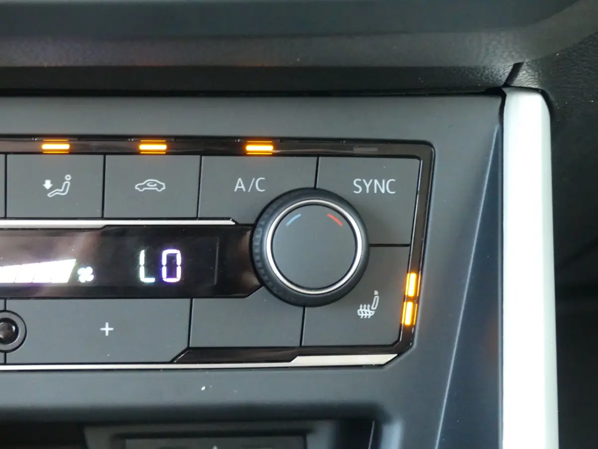 1.0 TSI Highline | ADAPTIVE CRUISE | STOELVERWARMING | APPLE CARPLAY / ANDROID AUTO | NAVI | LMV 16" |