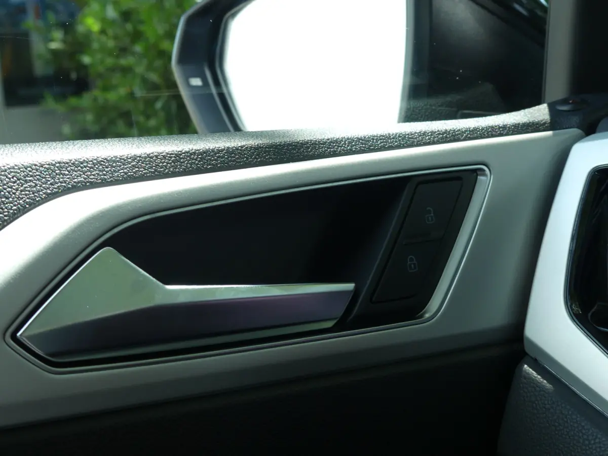 1.0 TSI Highline | ADAPTIVE CRUISE | STOELVERWARMING | APPLE CARPLAY / ANDROID AUTO | NAVI | LMV 16" |