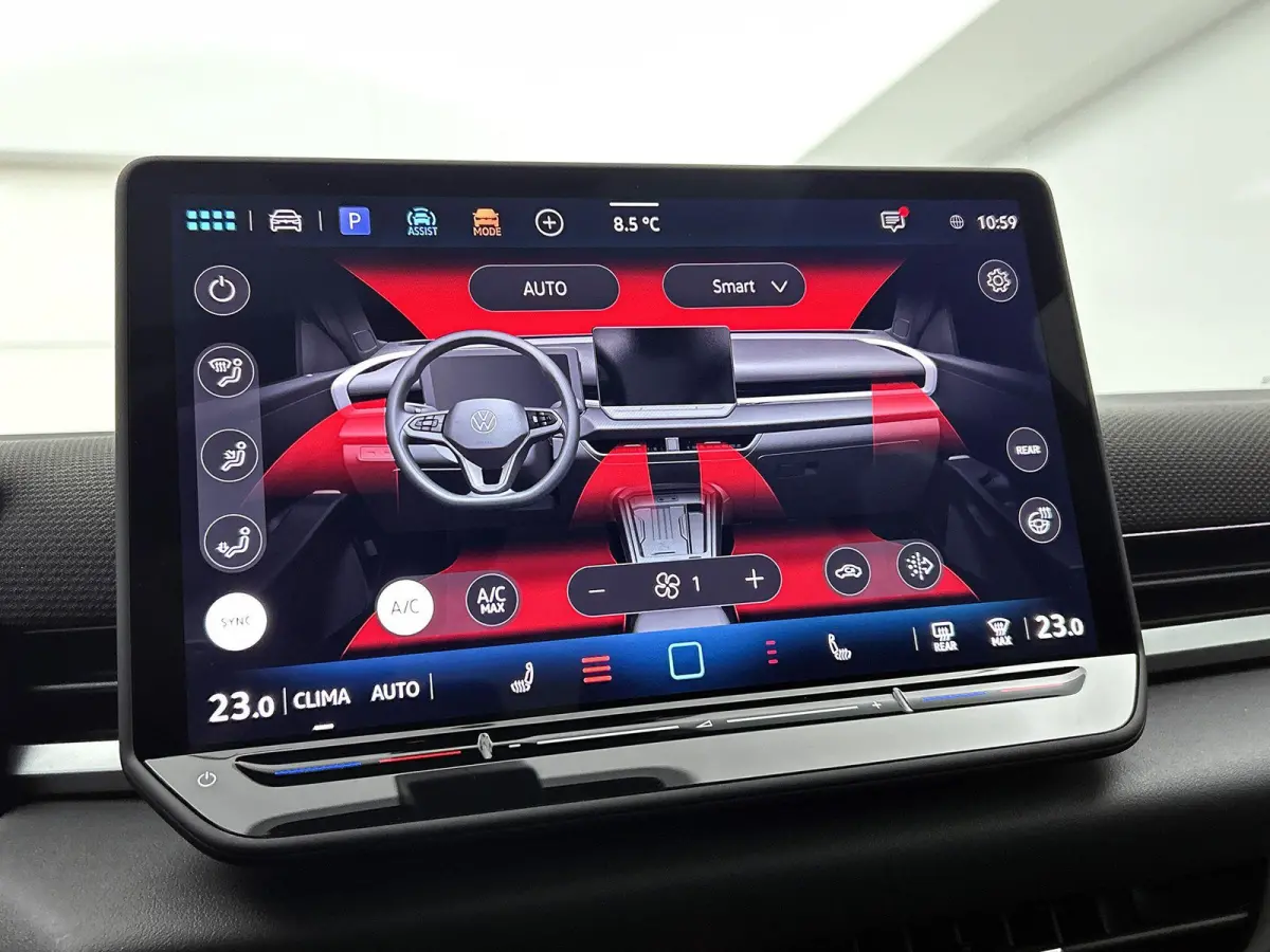 1.5 eTsi Style First Edition 116 PK Automaat | Panoramaschuif-kanteldak | Black style | Navigatie | Apple Carplay draadloos | Android Auto draadloos | IQ Lights | Camera | Ruiten getint | 18