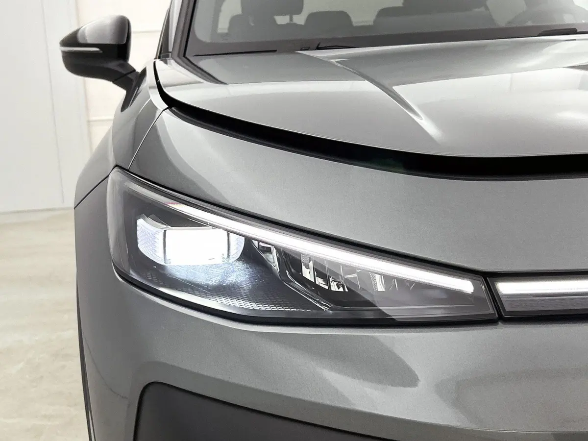 1.5 eTsi Style First Edition 116 PK Automaat | Panoramaschuif-kanteldak | Black style | Navigatie | Apple Carplay draadloos | Android Auto draadloos | IQ Lights | Camera | Ruiten getint | 18
