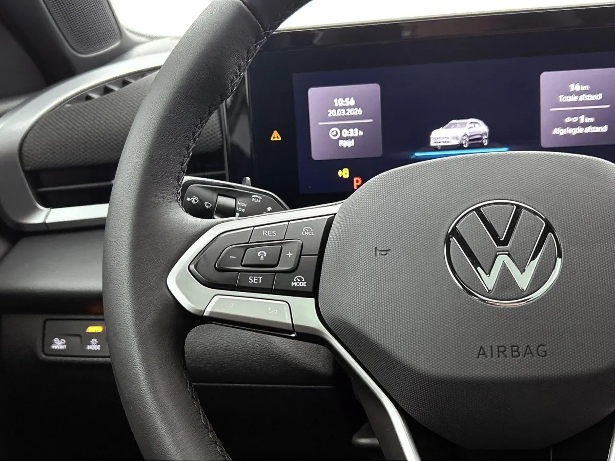 1.5 eTsi Style First Edition 116 PK Automaat | Panoramaschuif-kanteldak | Black style | Navigatie | Apple Carplay draadloos | Android Auto draadloos | IQ Lights | Camera | Ruiten getint | 18