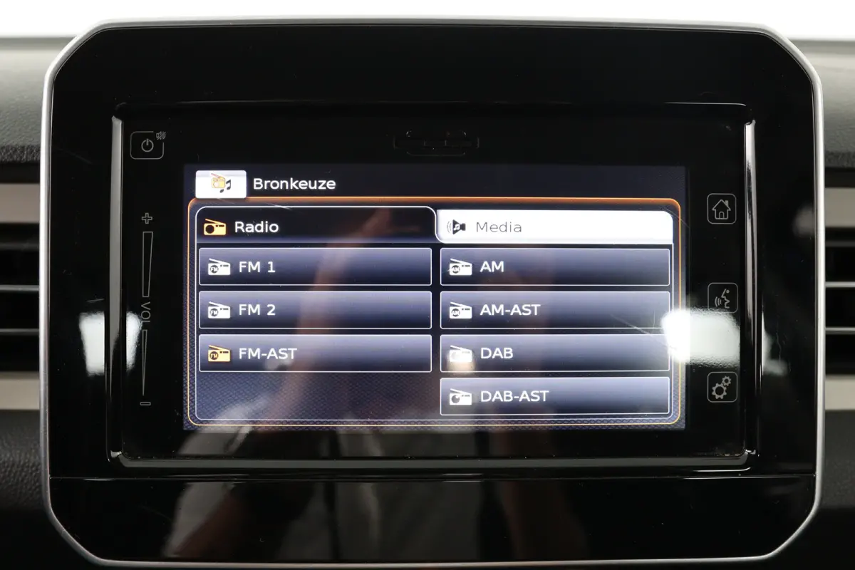 1.2 Smart Hybrid Style | Camera | Climate Control | Stoelverwarming | Lichtmetalen velgen | Keyless Start | Navigatie