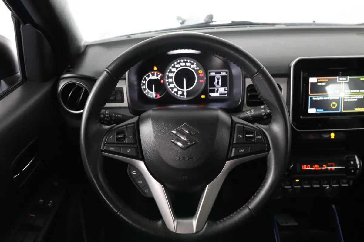 1.2 Smart Hybrid Style | Camera | Climate Control | Stoelverwarming | Lichtmetalen velgen | Keyless Start | Navigatie