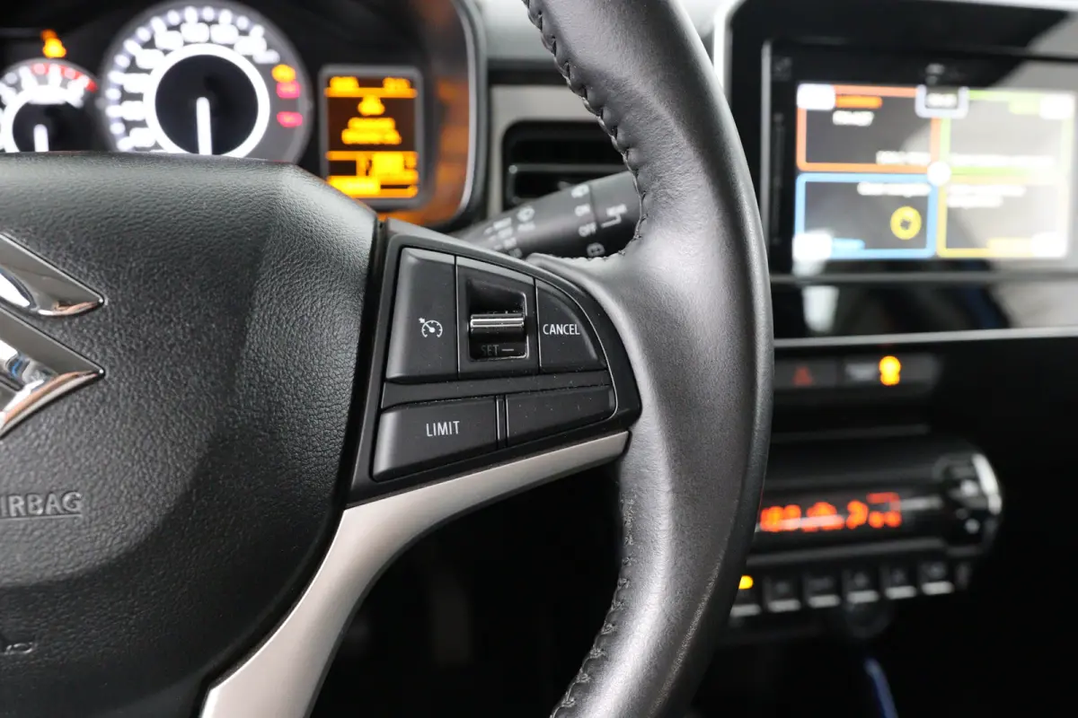 1.2 Smart Hybrid Style | Camera | Climate Control | Stoelverwarming | Lichtmetalen velgen | Keyless Start | Navigatie