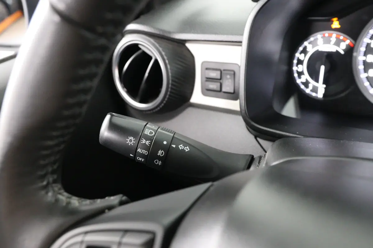 1.2 Smart Hybrid Style | Camera | Climate Control | Stoelverwarming | Lichtmetalen velgen | Keyless Start | Navigatie