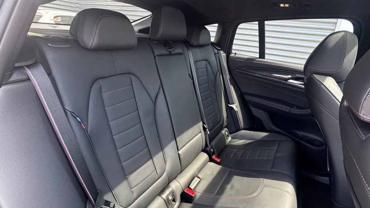 XDRIVE20I 245PK BUSINESS EDITION PLUS M-SPORT AUTOMAAT / NAVI / LEDER / LASER-LED / CLIMA / 19" LMV / PANO. DAK / KEYLESS / CAMERA / ELEK. TREKHAAK / ORG. NL. / ADAPT. CRUISECONTROL / WINTER