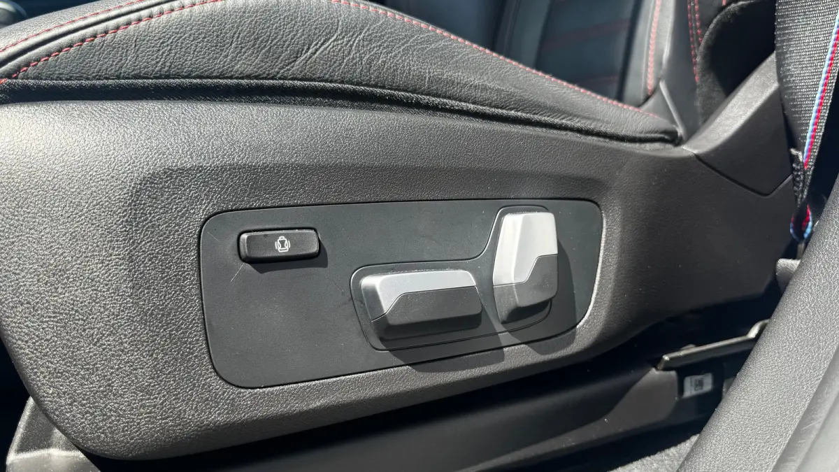XDRIVE20I 245PK BUSINESS EDITION PLUS M-SPORT AUTOMAAT / NAVI / LEDER / LASER-LED / CLIMA / 19" LMV / PANO. DAK / KEYLESS / CAMERA / ELEK. TREKHAAK / ORG. NL. / ADAPT. CRUISECONTROL / WINTER