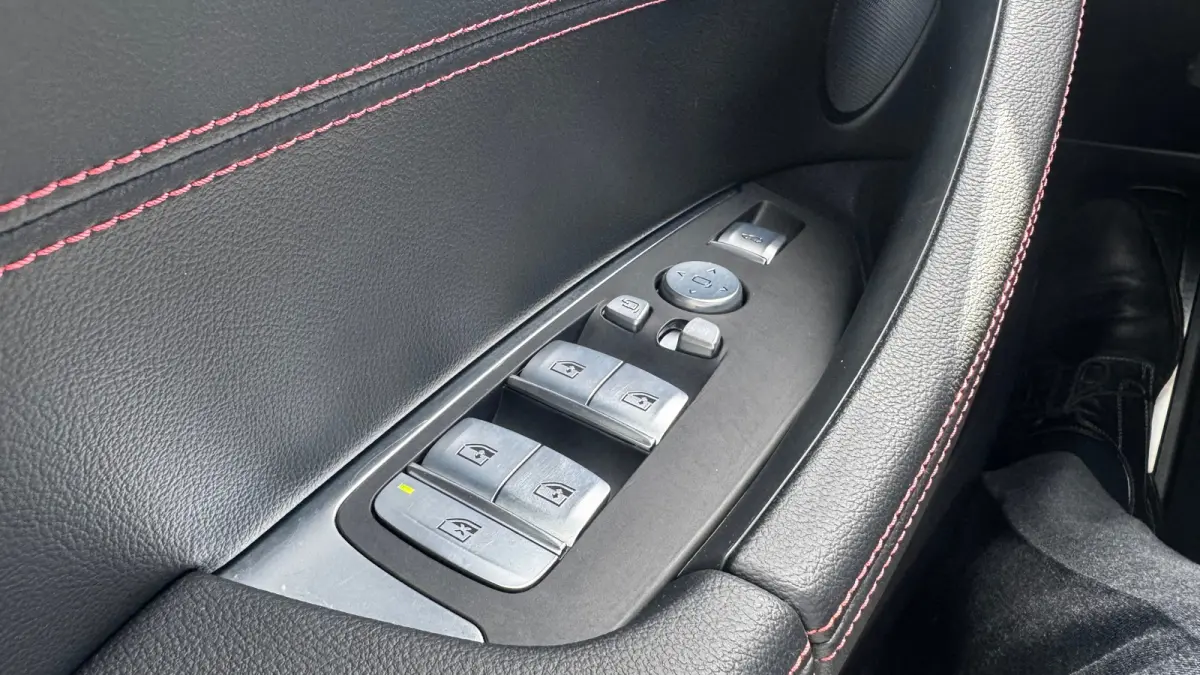 XDRIVE20I 245PK BUSINESS EDITION PLUS M-SPORT AUTOMAAT / NAVI / LEDER / LASER-LED / CLIMA / 19" LMV / PANO. DAK / KEYLESS / CAMERA / ELEK. TREKHAAK / ORG. NL. / ADAPT. CRUISECONTROL / WINTER