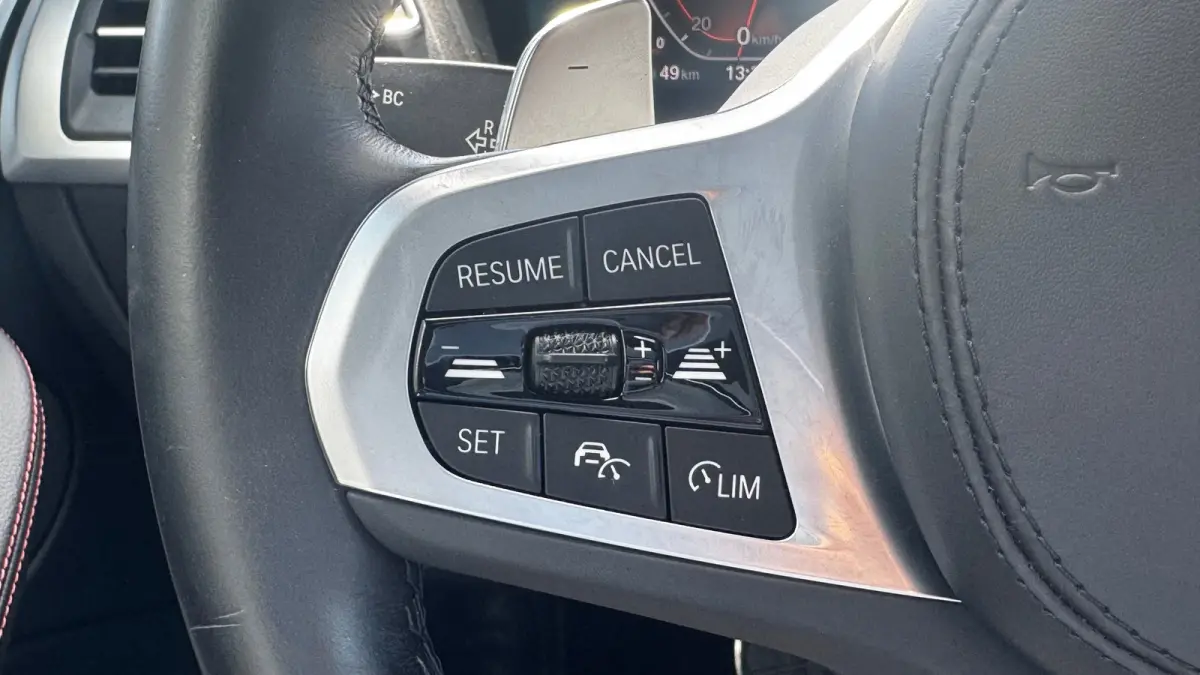 XDRIVE20I 245PK BUSINESS EDITION PLUS M-SPORT AUTOMAAT / NAVI / LEDER / LASER-LED / CLIMA / 19" LMV / PANO. DAK / KEYLESS / CAMERA / ELEK. TREKHAAK / ORG. NL. / ADAPT. CRUISECONTROL / WINTER