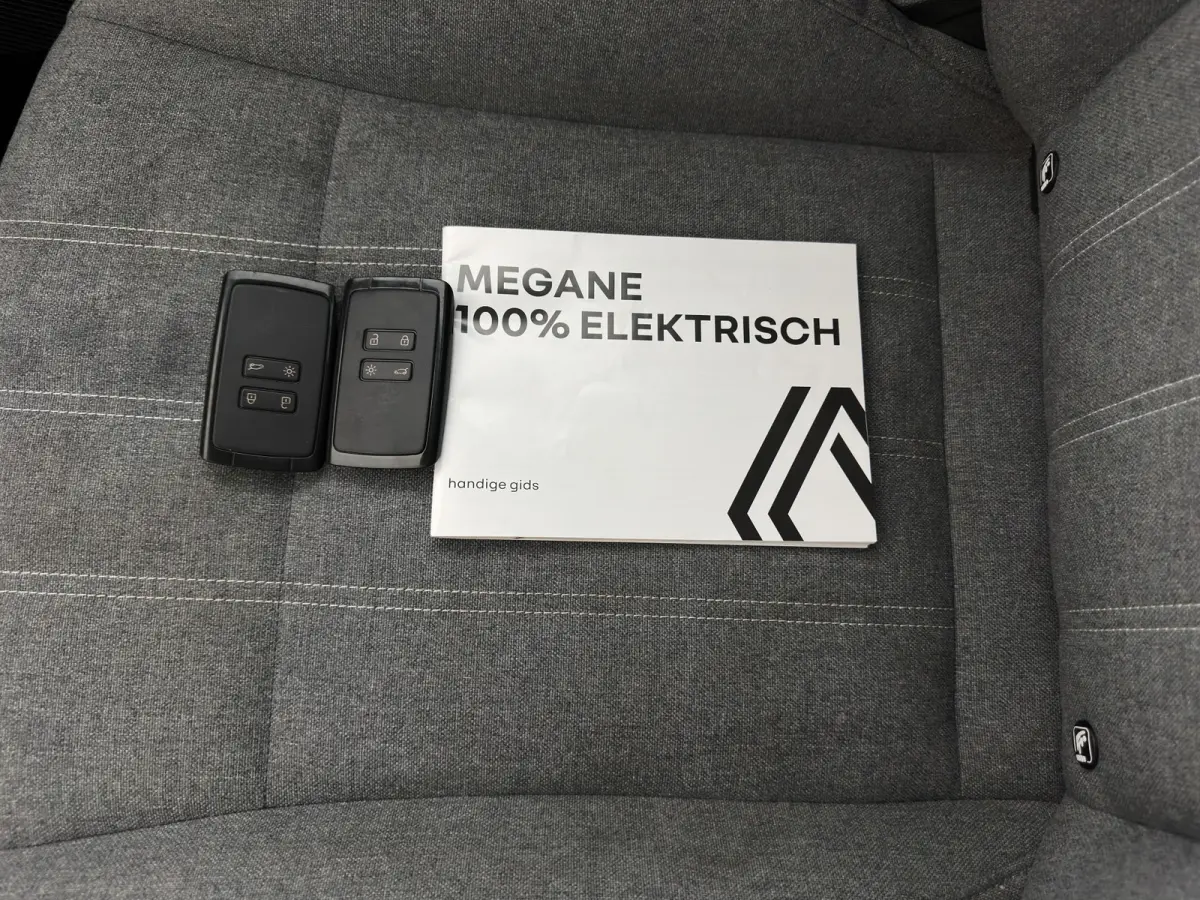 EV60 Optimum Charge Evolution [3-Fase-22kW] {SoH-91%} (INCL-BTW) Aut. *HEATPUMP | FULL-LED | CAMERA | LANE-ASSIST | KEYLESS | NAVI-FULLMAP | CARPLAY | COMFORTSEATS | DIGI-COCKPIT | ECC | PDC