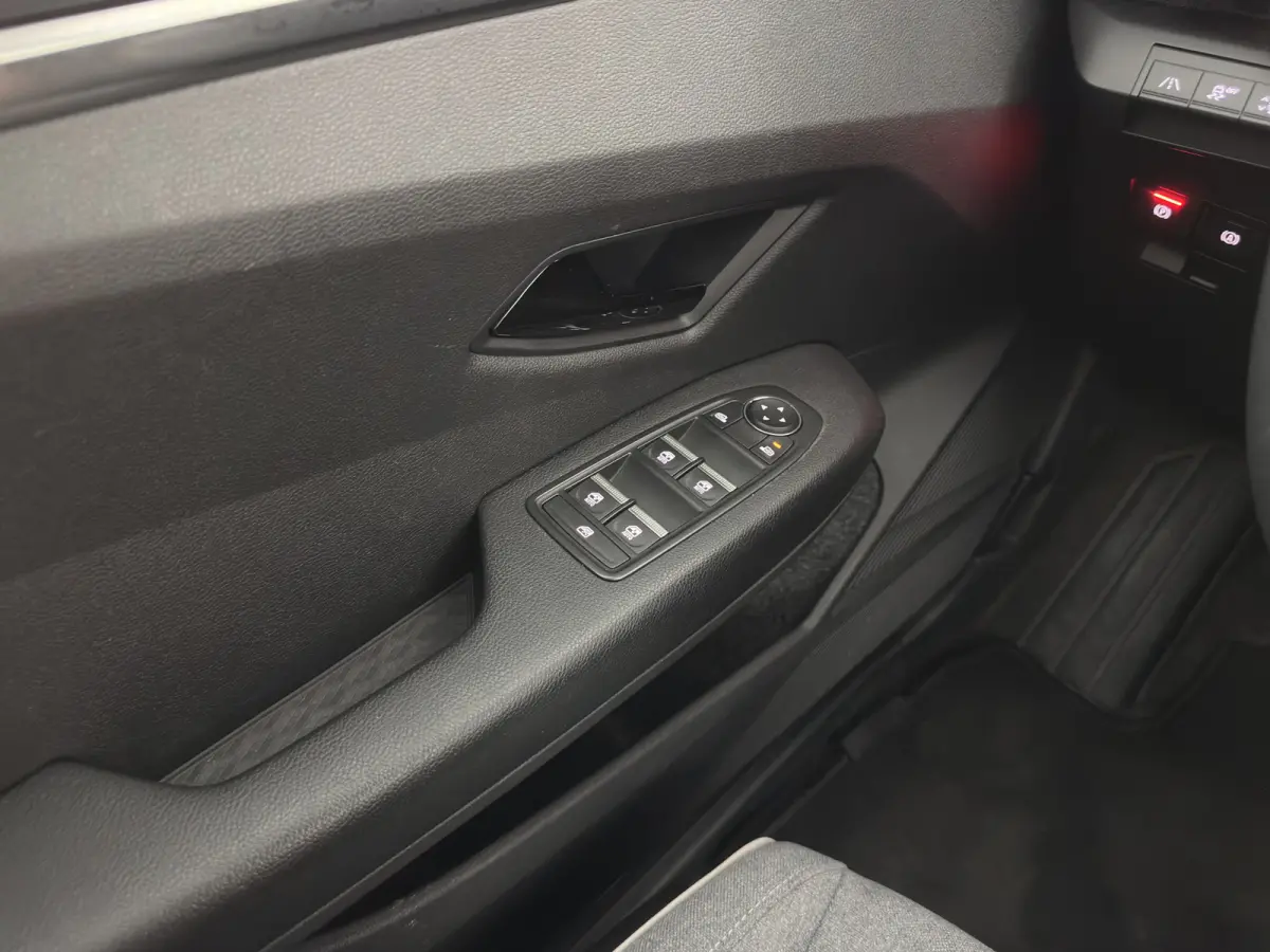 EV60 Optimum Charge Evolution [3-Fase-22kW] {SoH-91%} (INCL-BTW) Aut. *HEATPUMP | FULL-LED | CAMERA | LANE-ASSIST | KEYLESS | NAVI-FULLMAP | CARPLAY | COMFORTSEATS | DIGI-COCKPIT | ECC | PDC