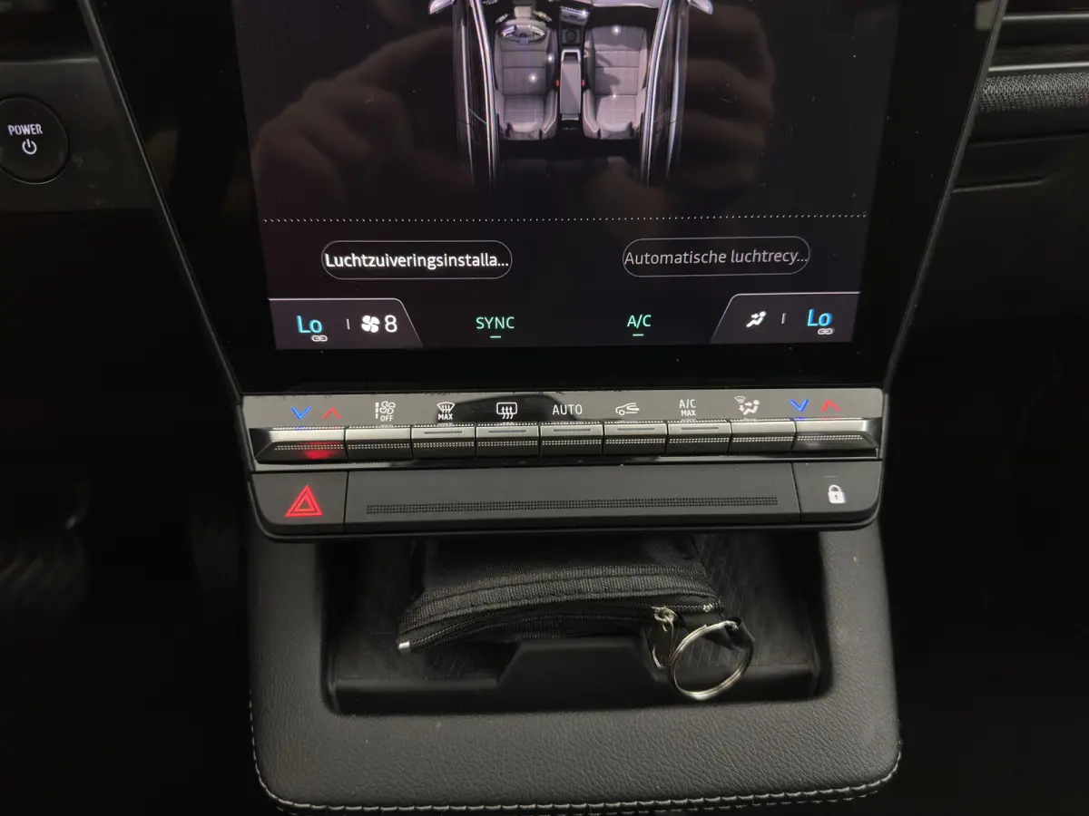 EV60 Optimum Charge Evolution [3-Fase-22kW] {SoH-91%} (INCL-BTW) Aut. *HEATPUMP | FULL-LED | CAMERA | LANE-ASSIST | KEYLESS | NAVI-FULLMAP | CARPLAY | COMFORTSEATS | DIGI-COCKPIT | ECC | PDC