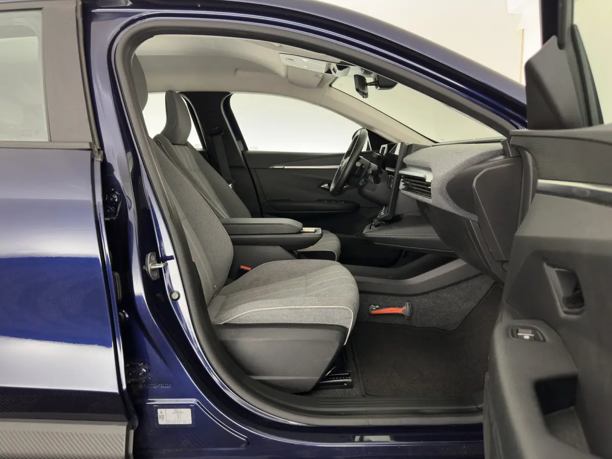 EV60 Optimum Charge Evolution [3-Fase-22kW] {SoH-91%} (INCL-BTW) Aut. *HEATPUMP | FULL-LED | CAMERA | LANE-ASSIST | KEYLESS | NAVI-FULLMAP | CARPLAY | COMFORTSEATS | DIGI-COCKPIT | ECC | PDC