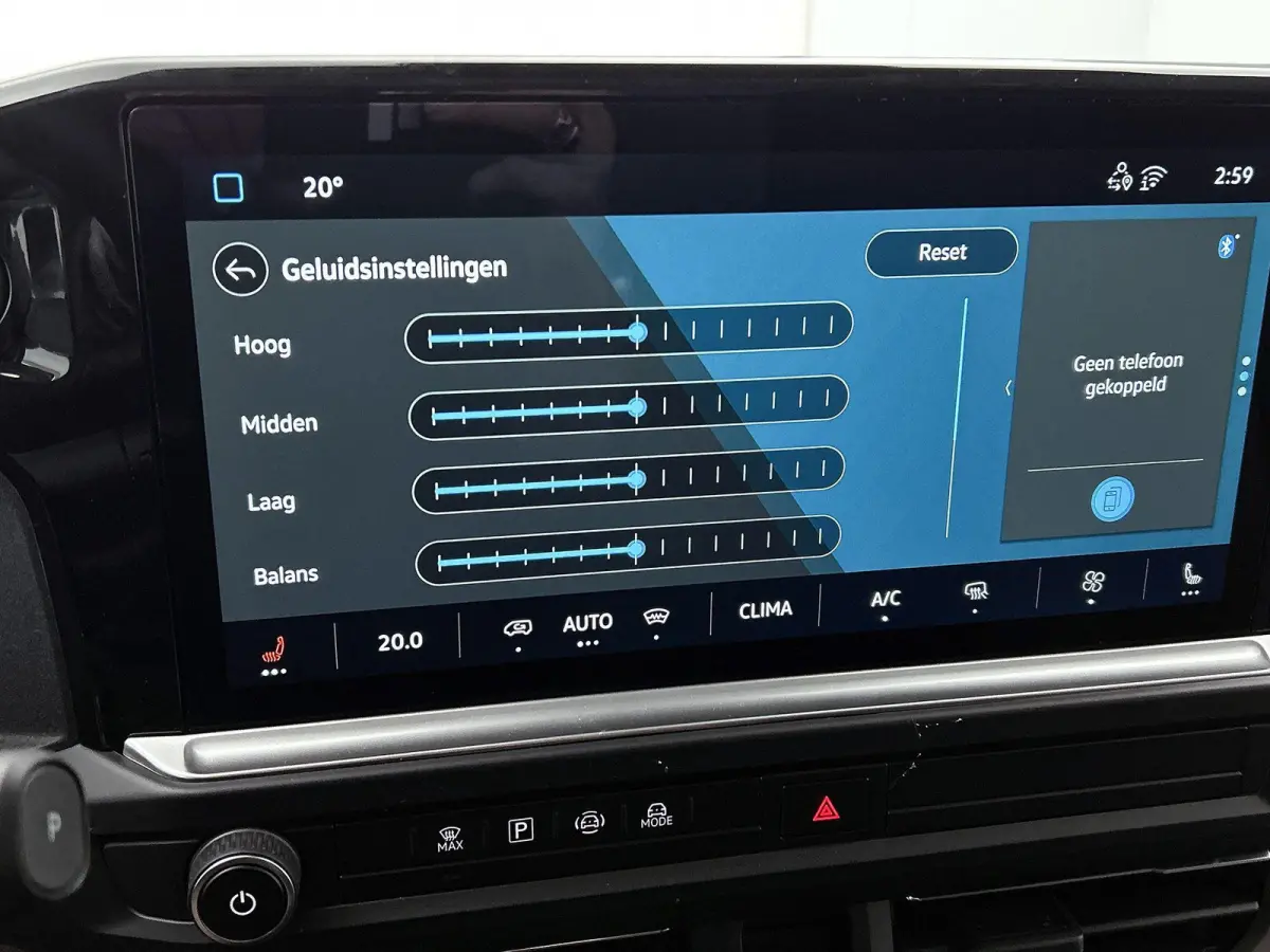 L2H1 Life 64 kWh 136PK | Automaat | Achteruitrijcamera | Parkeernsensoren Voor + Achter | Cruise Control | Lane Assist | Multifunctioneel Stuurwiel | Airco | Apple/Android Carplay | Stoelver