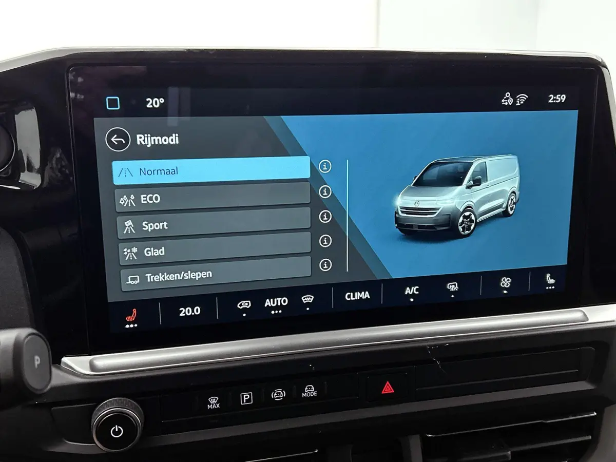 L2H1 Life 64 kWh 136PK | Automaat | Achteruitrijcamera | Parkeernsensoren Voor + Achter | Cruise Control | Lane Assist | Multifunctioneel Stuurwiel | Airco | Apple/Android Carplay | Stoelver