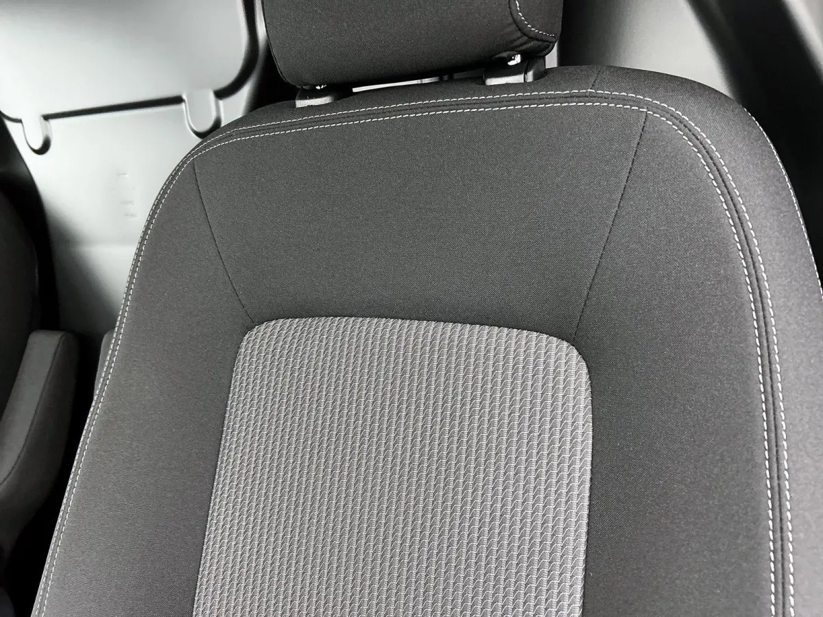 L2H1 Life 64 kWh 136PK | Automaat | Achteruitrijcamera | Parkeernsensoren Voor + Achter | Cruise Control | Lane Assist | Multifunctioneel Stuurwiel | Airco | Apple/Android Carplay | Stoelver