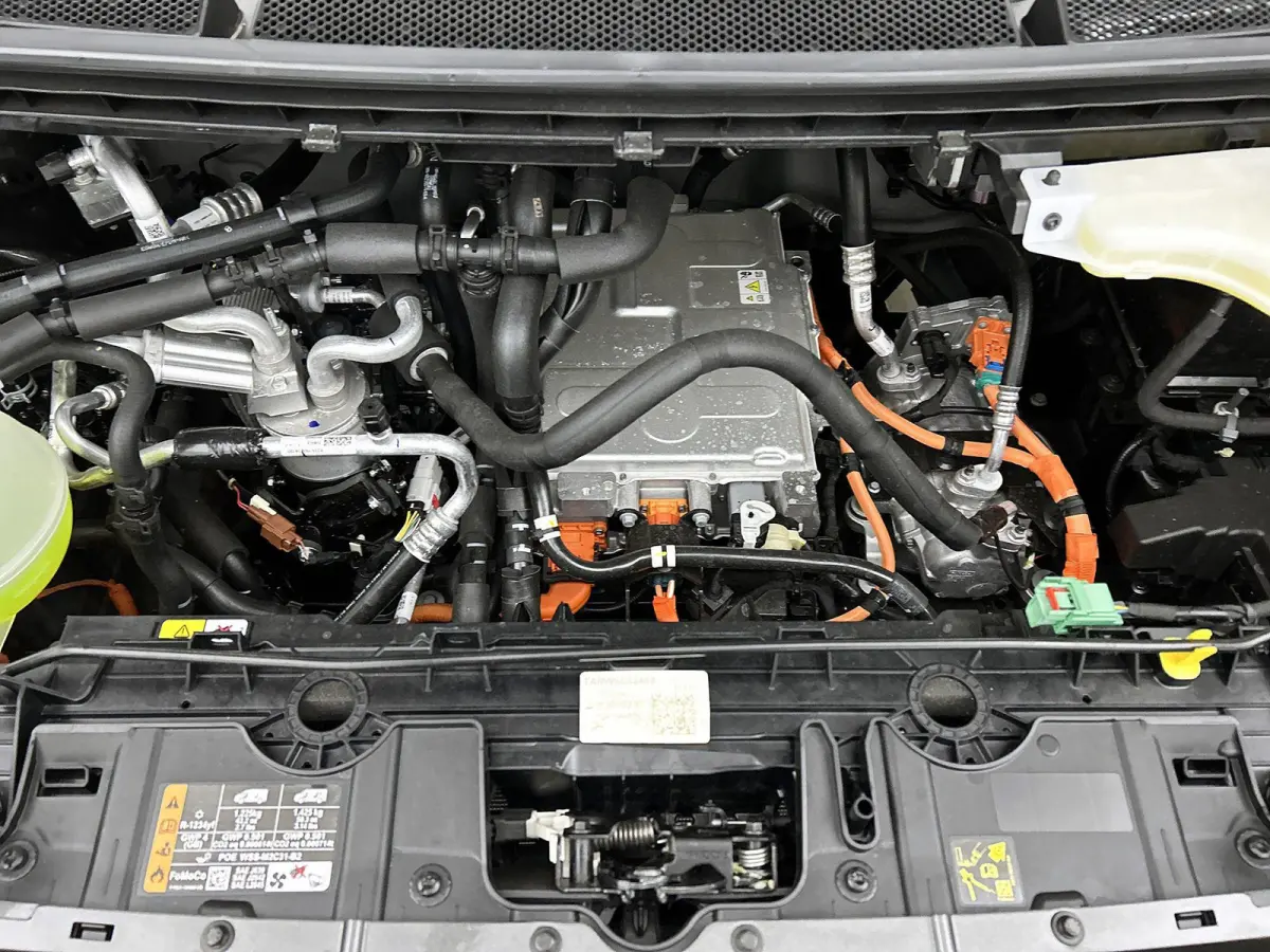 L2H1 Life 64 kWh 136PK | Automaat | Achteruitrijcamera | Parkeernsensoren Voor + Achter | Cruise Control | Lane Assist | Multifunctioneel Stuurwiel | Airco | Apple/Android Carplay | Stoelver
