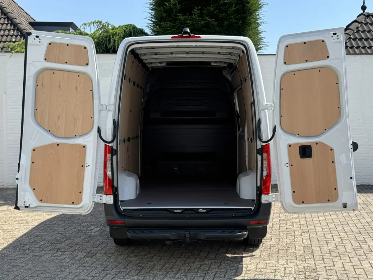 317 1.9 CDI L2 9G Leder Camera Clima M-bux media systeem DAB laadruimte betimmering