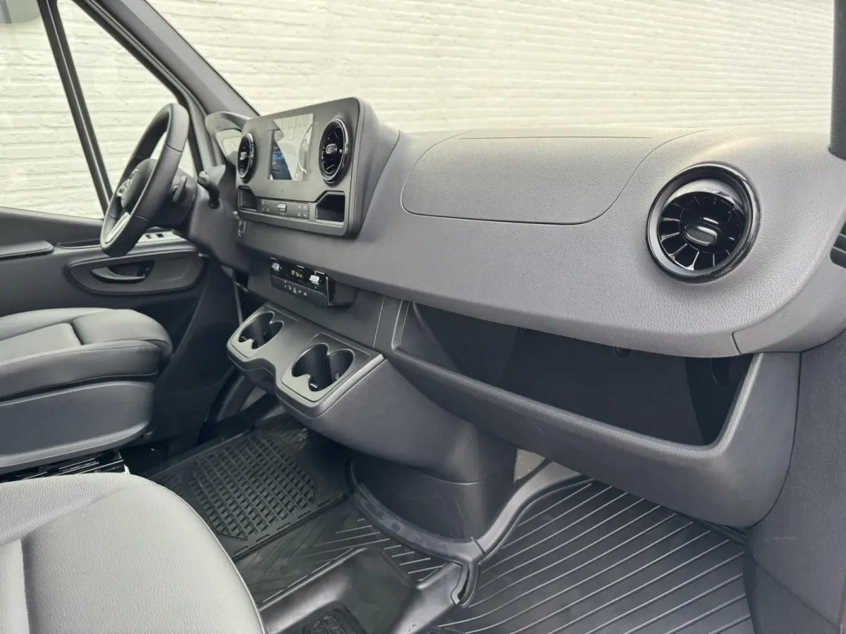 317 1.9 CDI L2 9G Leder Camera Clima M-bux media systeem DAB laadruimte betimmering