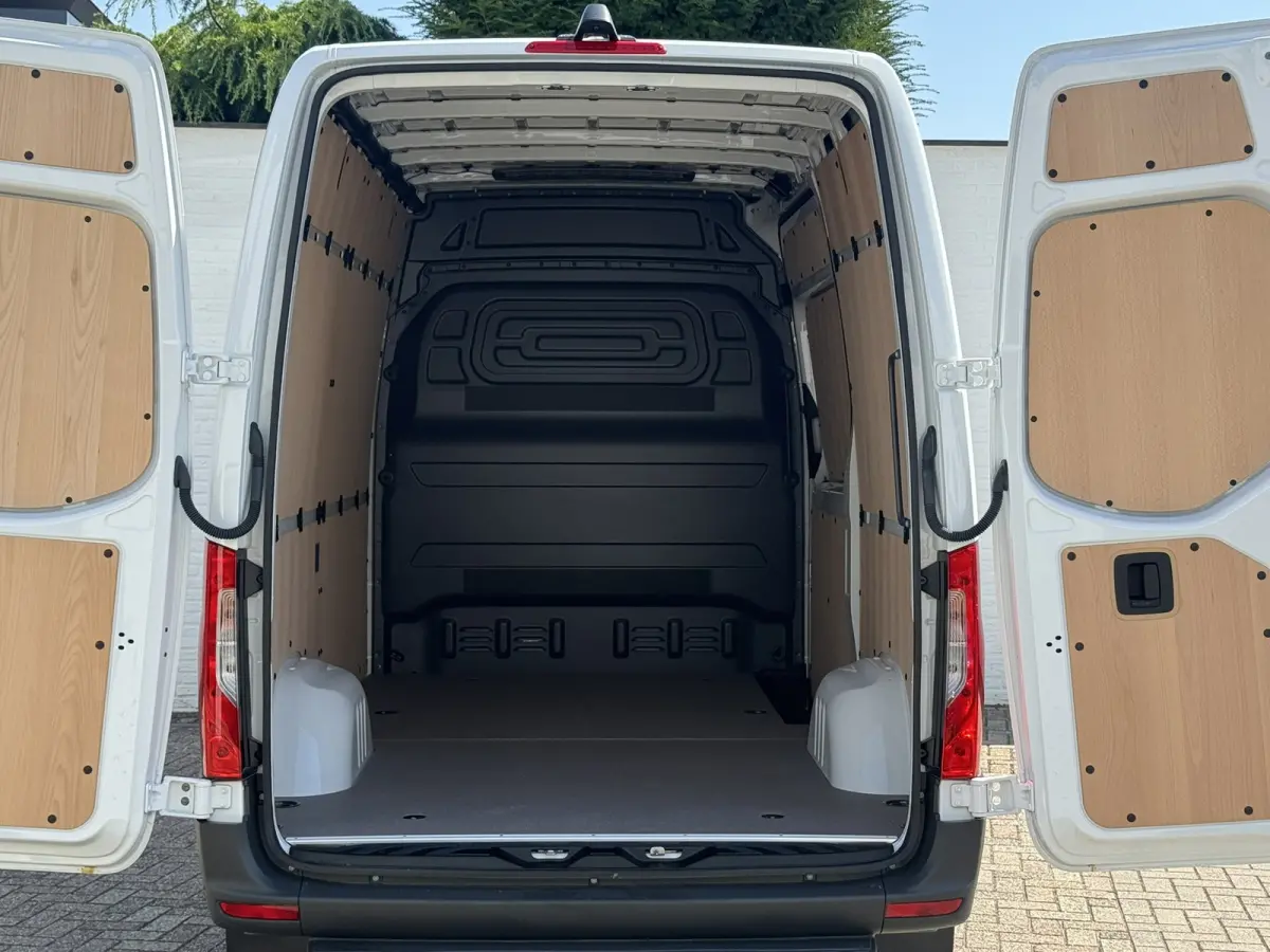317 1.9 CDI L2 9G Leder Camera Clima M-bux media systeem DAB laadruimte betimmering