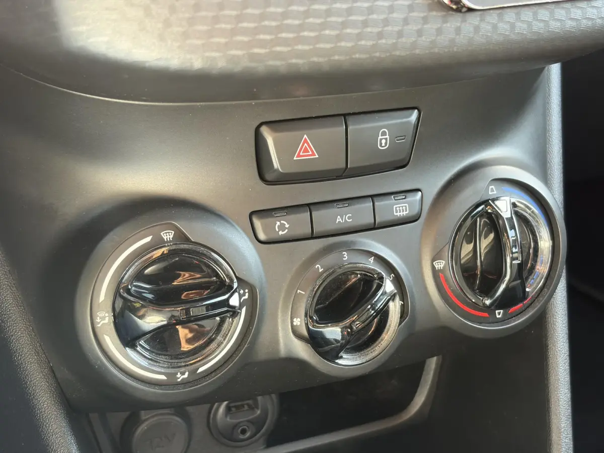 1.2 PureTech Active 110pk,Dealer Onderhouden,Navi,Carplay,Airco,Cruise,Pdc,N.A.P,Apk tot 05-2027