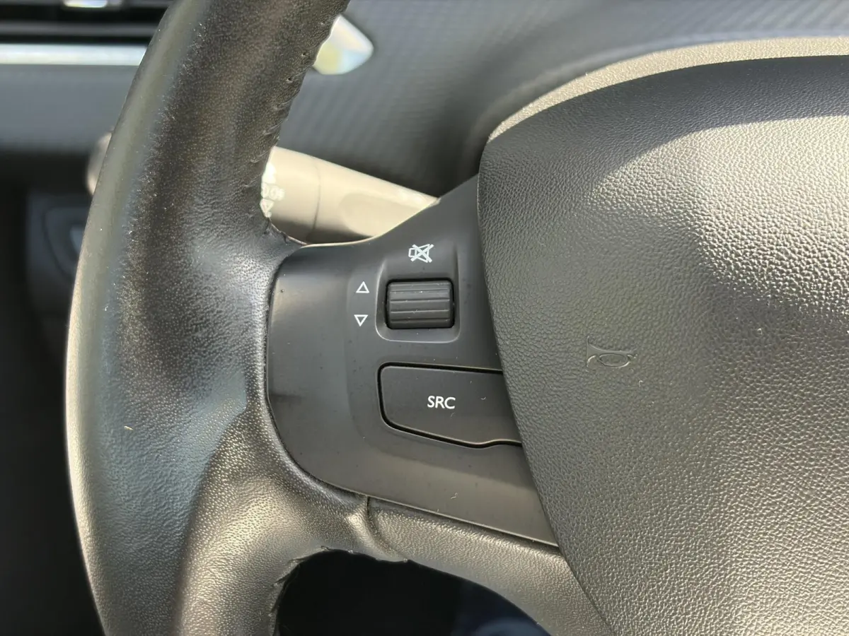 1.2 PureTech Active 110pk,Dealer Onderhouden,Navi,Carplay,Airco,Cruise,Pdc,N.A.P,Apk tot 05-2027
