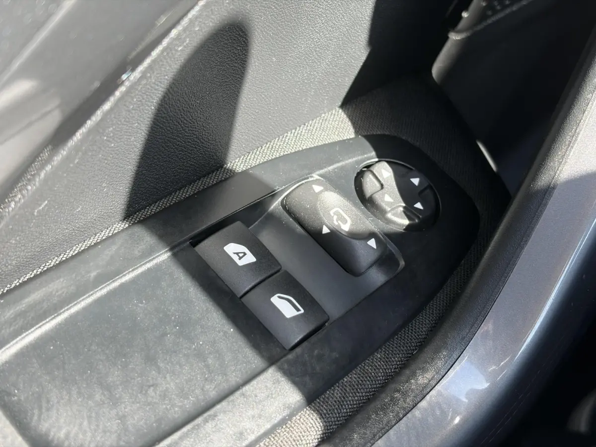 1.2 PureTech Active 110pk,Dealer Onderhouden,Navi,Carplay,Airco,Cruise,Pdc,N.A.P,Apk tot 05-2027