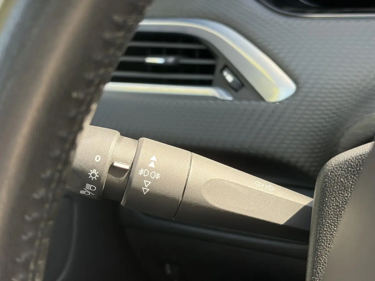 1.2 PureTech Active 110pk,Dealer Onderhouden,Navi,Carplay,Airco,Cruise,Pdc,N.A.P,Apk tot 05-2027