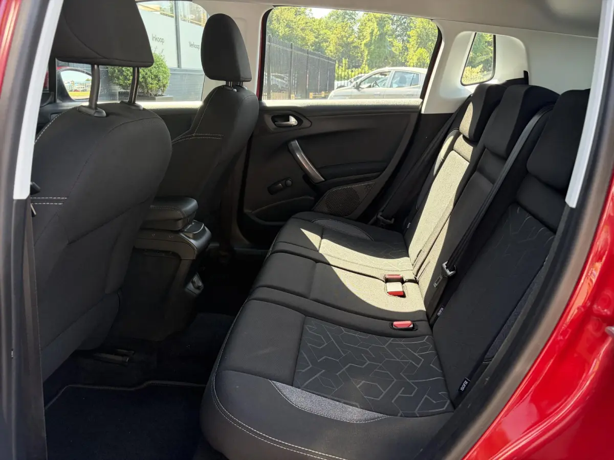 1.2 PureTech Active 110pk,Dealer Onderhouden,Navi,Carplay,Airco,Cruise,Pdc,N.A.P,Apk tot 05-2027