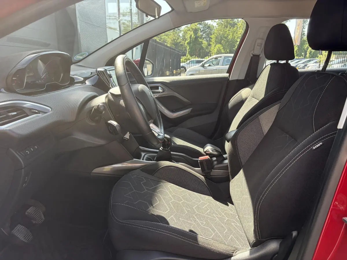 1.2 PureTech Active 110pk,Dealer Onderhouden,Navi,Carplay,Airco,Cruise,Pdc,N.A.P,Apk tot 05-2027