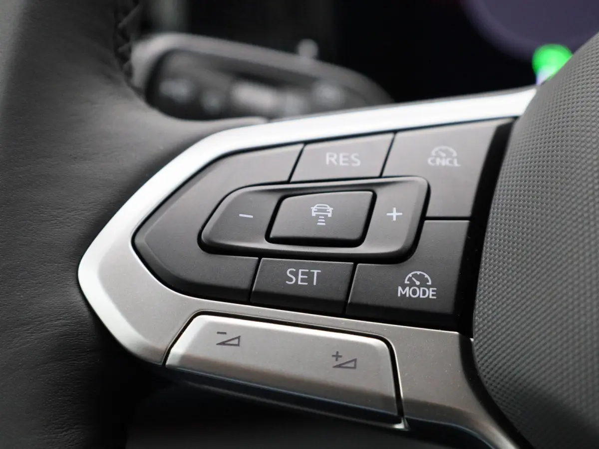 1.5 eTSI Life Edition 130PK | Automaat | Trekhaak | Stoelverwarming | Elektrische achterklep | Navigatie | Stuurverwarming | Keyless Access | Apple Carplay | LED Koplampen | Camera | Ruiten 