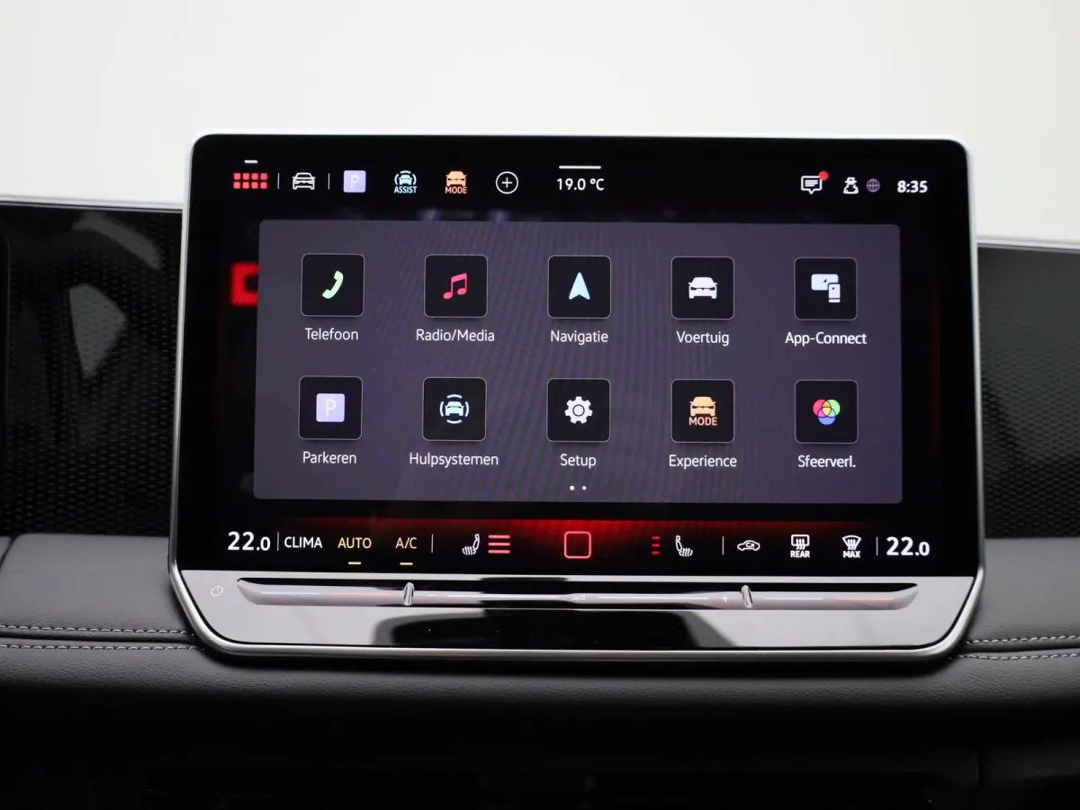 1.5 eTSI Life Edition 130PK | Automaat | Trekhaak | Stoelverwarming | Elektrische achterklep | Navigatie | Stuurverwarming | Keyless Access | Apple Carplay | LED Koplampen | Camera | Ruiten 
