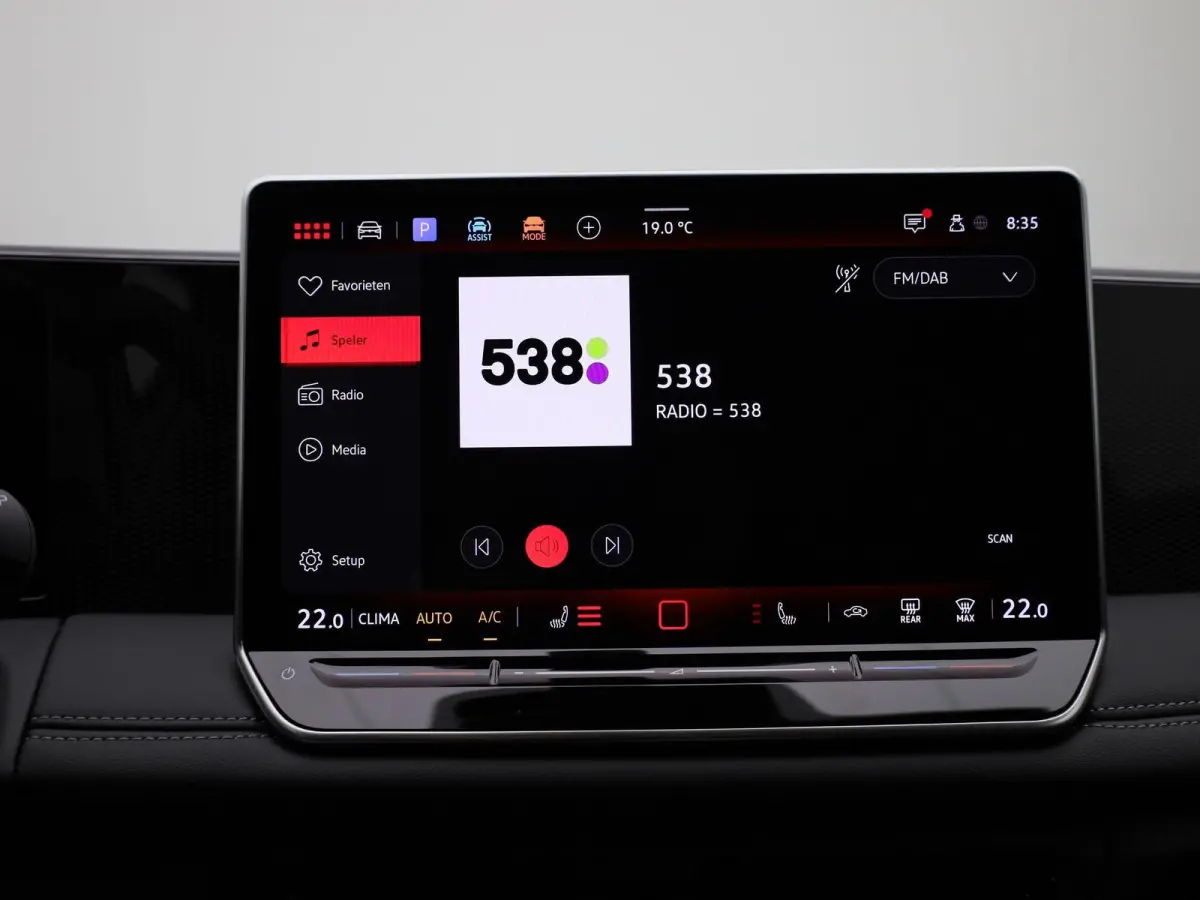 1.5 eTSI Life Edition 130PK | Automaat | Trekhaak | Stoelverwarming | Elektrische achterklep | Navigatie | Stuurverwarming | Keyless Access | Apple Carplay | LED Koplampen | Camera | Ruiten 